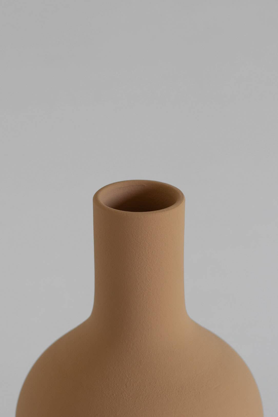 Vase beige en céramique écologique